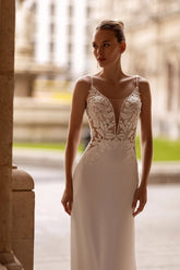Unique Leaf Design with V-Neck Mermaid Wedding Dress Bow Court Train Dress Satin Princess Vestido De Novia Modern Gown